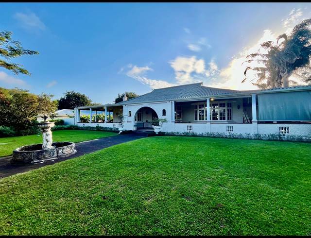 6 BEDROOM HOUSE FOR SALE IN SHORTENS COUNTRY ESTATE